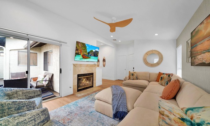 Monarch Beach Condo | Gorgeous! Walk to Beach! Pool & Patio! Fireplace! – It’s ‘JUST BEACHY’!
