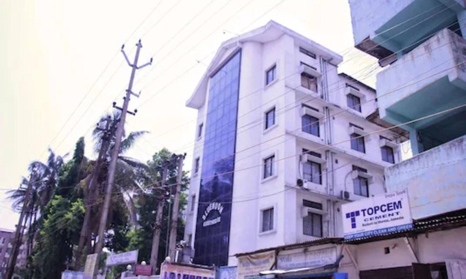 Gauhati Hotel | Goroomgo Blue Moon Guest House Guwahati