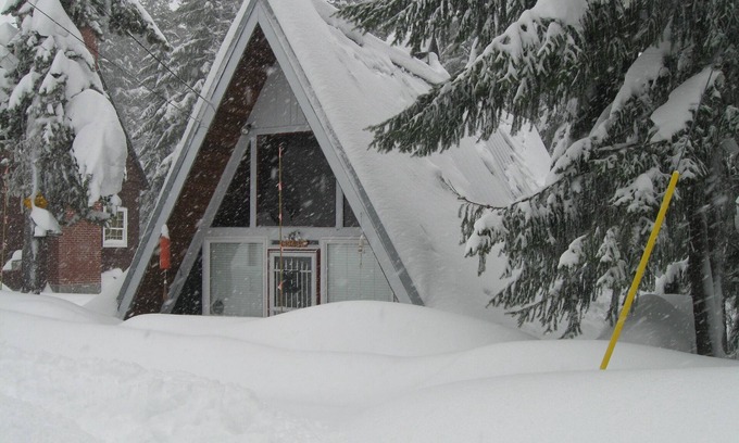 Government Camp Cabin | Govy A Frame w/Hot Tub.