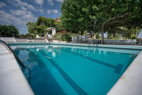 Larissa Villa | Olympus Breeze pool villa Divine Luxury in Larisa