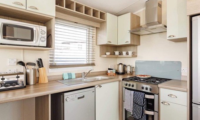 Stibb House | Grab a cosy getaway in the Lundy 3, ideal for a get-away-from-it-all holiday.