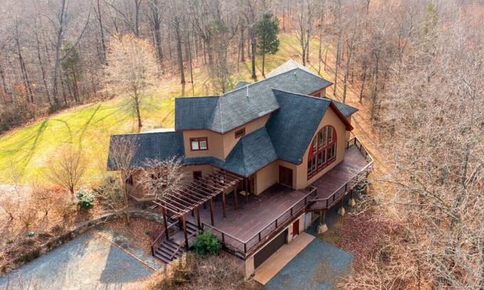 Nellysford House | Graceland - A Magnificent Estate on 14 Acres