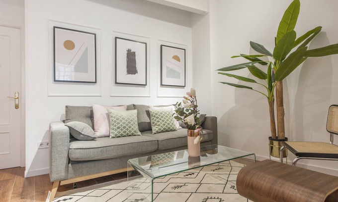 Palacio Apartment | Gran Via VI-cozy downtown apartment
