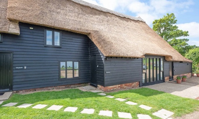 Saxmundham House | Granary Cottage at Valley Farm Barns, Snape