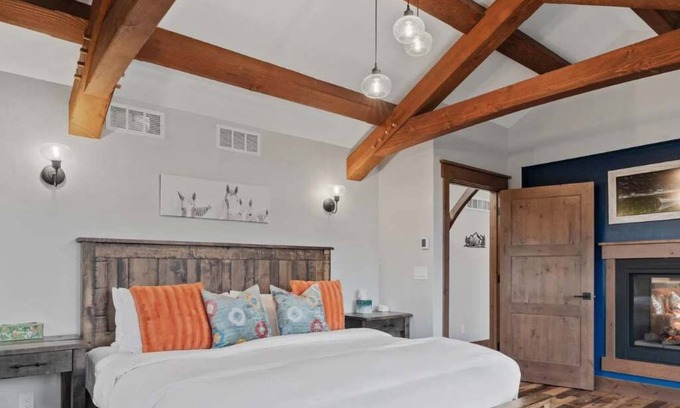 Granby House | Granby Ranch Lodge | Game Room Luxe Spacious