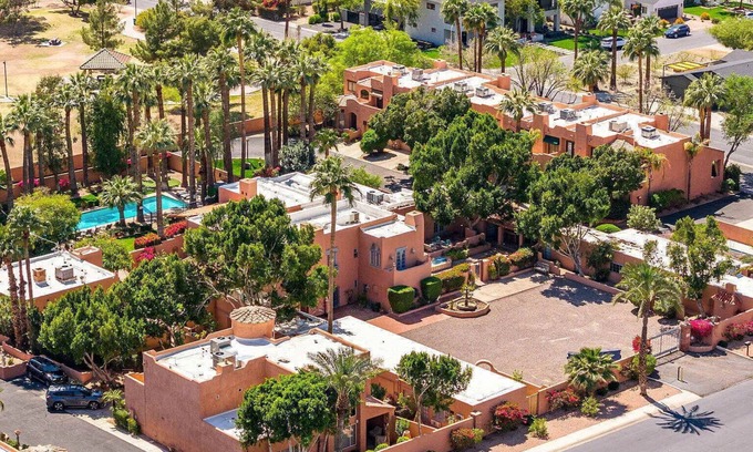 Arcadia Lite House | Grand Adobe - 28 Guests, 11 Bedrooms, Heated Pool