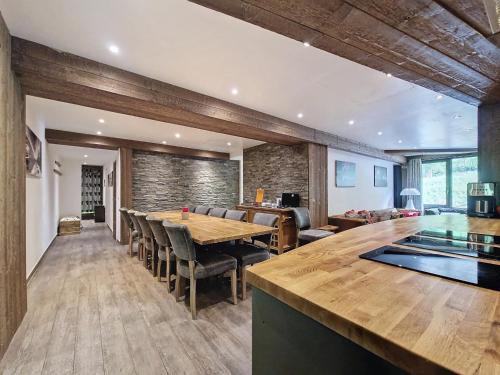 Val-d'Isere Apartment | Grand Appart. Rénové Centre Station avec Parking et WIFI - FR-1-518-160