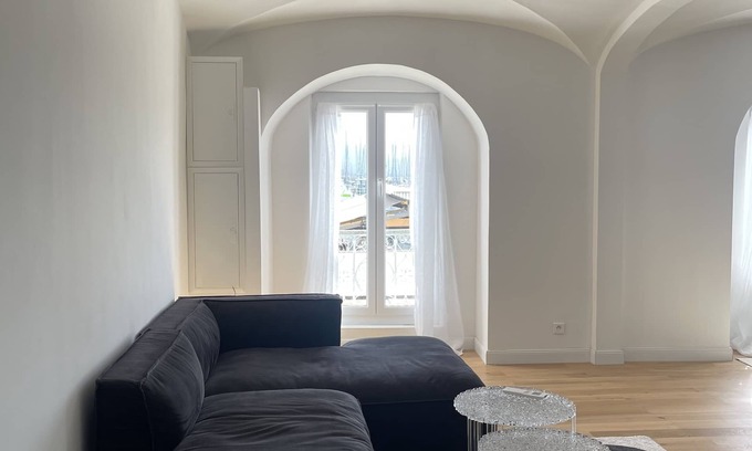 Ajaccio Apartment | Grand Appartement VUE MER Hyper Centre vue Port Tino Rossi
