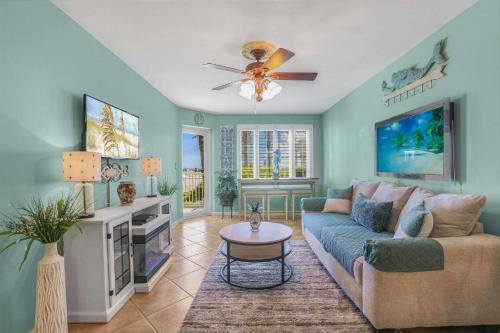 Orange Beach House | Grand Caribbean 111 Beach View Condo pool views