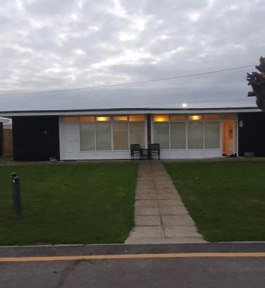 Chapel Saint Leonards Apartment | Grand Chalet 64 Disabled Friendly