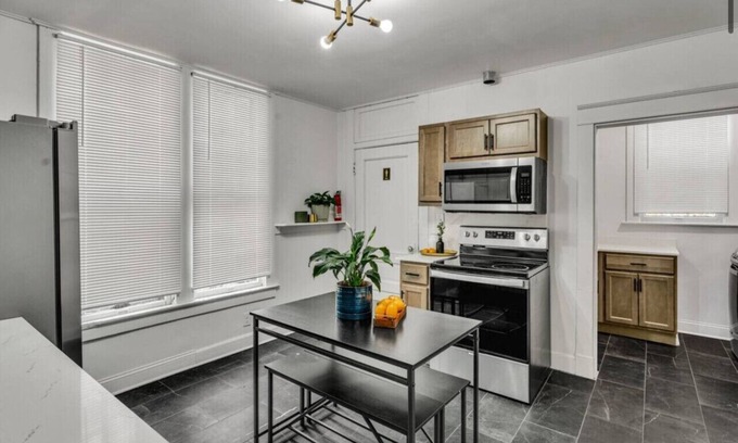 Evansville House | Grand Estates Room 7