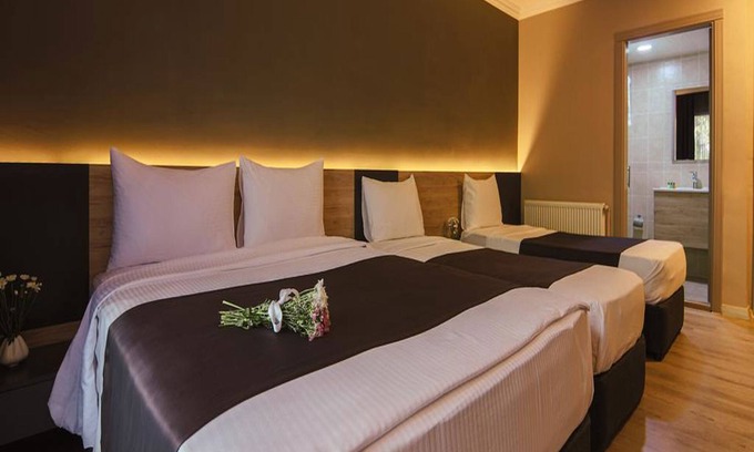 Cesme Hotel | Grand Faik Hotel Çeşme