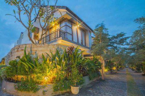 Kerobokan Villa | Grand Kesambi Family Villa by Miel Property