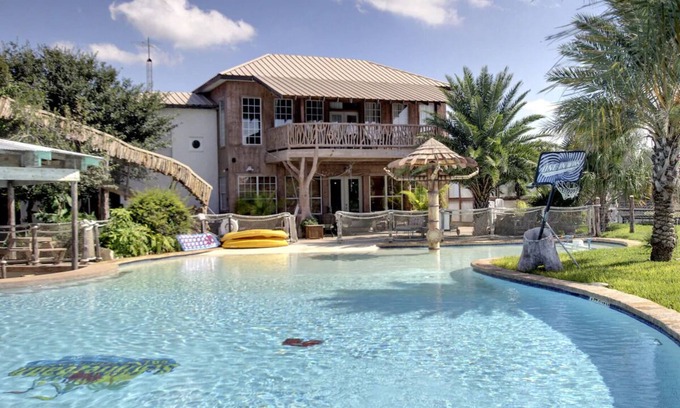 New Braunfels House | Grand Lodge, Cloud Lane ,Large house sleeps 20. Pool and River access.