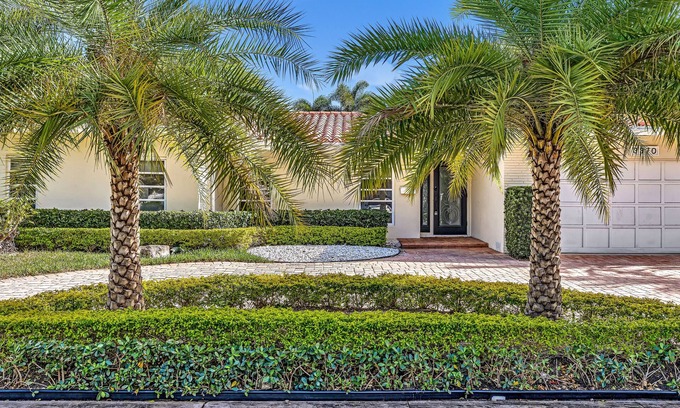 Emerald Hills Villa | Grand Luxurious Villa, Secluded Backyard Oasis