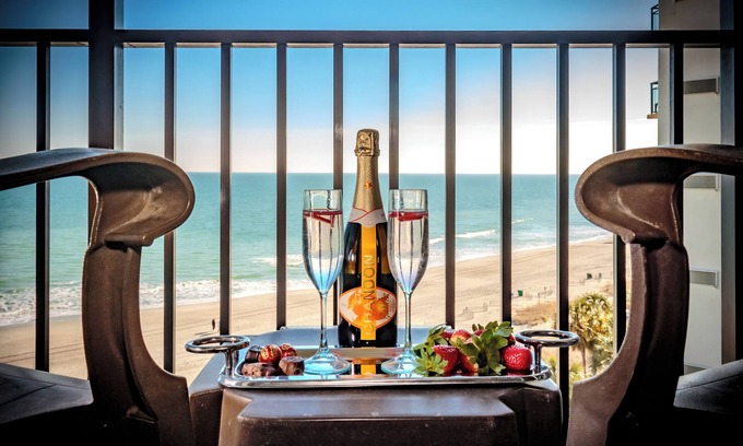 Myrtle Beach Condo | Grand Oceanfront 1Br Suite! Dogs OK!