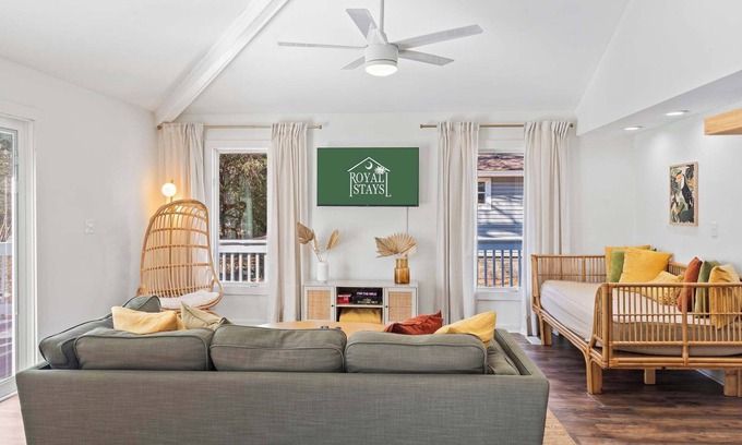 Myrtle Beach House | Grand Safari House: Hot Tub, Broadway at the Beach
