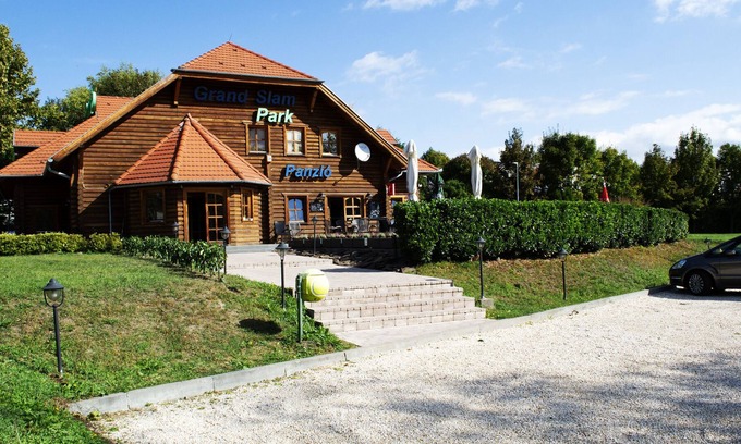Peterhegy House | Grand Slam Park