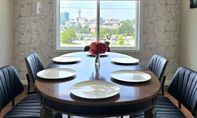 Downtown Niagara Falls Apartment | Grand View | Walk to Falls, Casino & Attractions