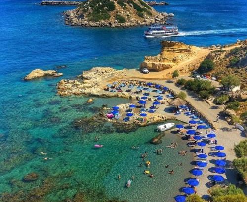 Stegna House | Grande Blue Suites with private bay
