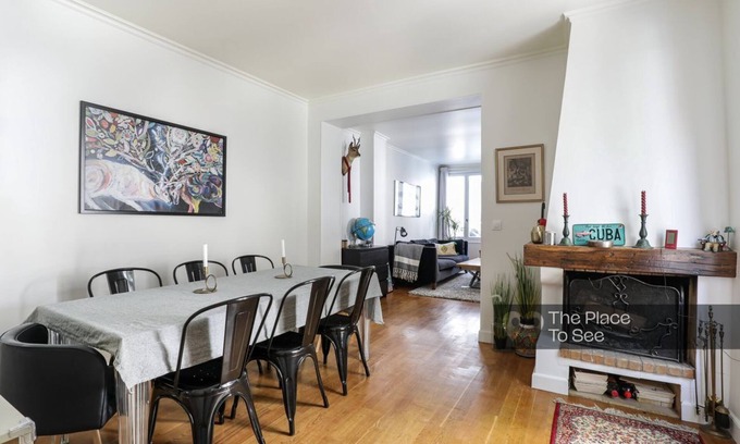 Les Puces de Saint-Ouen House | Grande Maison Très Calme de 160m2 Avec sa Cour Privée à 5 Minutes du Métro