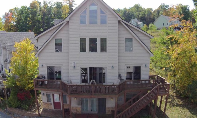 Thayerville House | Grande Villa