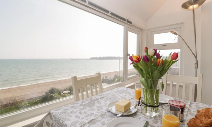 Weymouth Apartment | Grandview