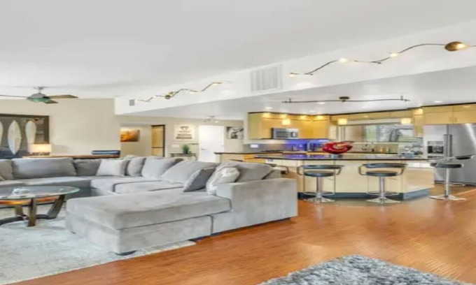Granite Bay House | Granite Bay Getaway - Relaxing oasis with Jacuzzi.