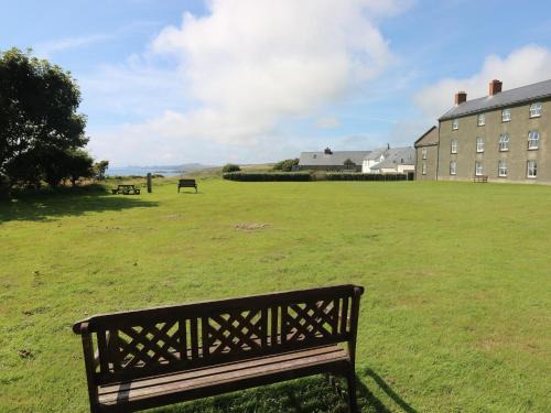 Solva Apartment | Grassholm View