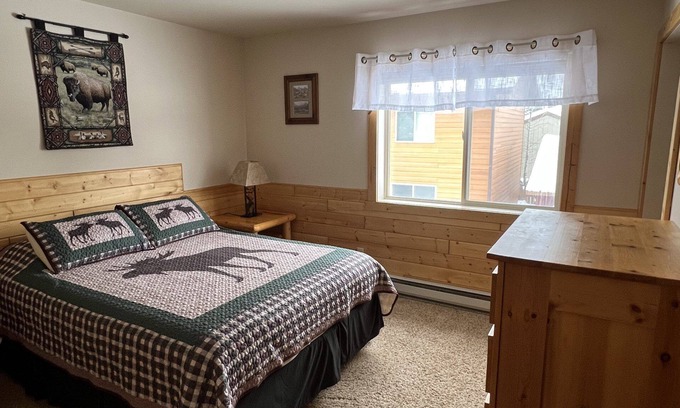 West Yellowstone Cabin | Grayling Creek Cabin: the Crisp Montana air, the Scent of Pine, and Deep Sleep