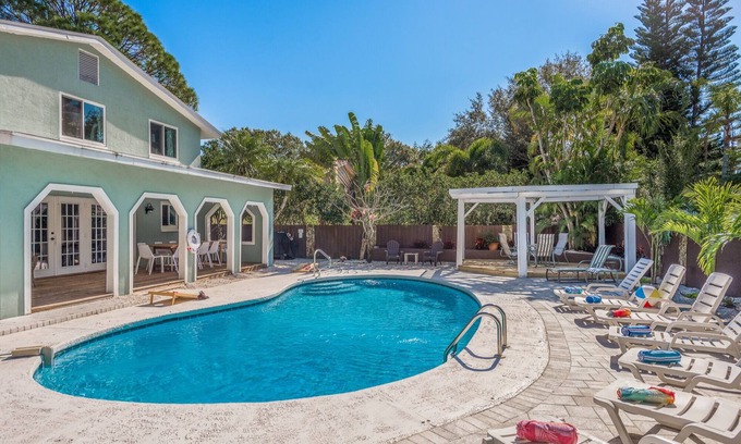 Seminole House | Great 6BR for All Ages/Heated Pool 5 Min to Beach by RedAwning
