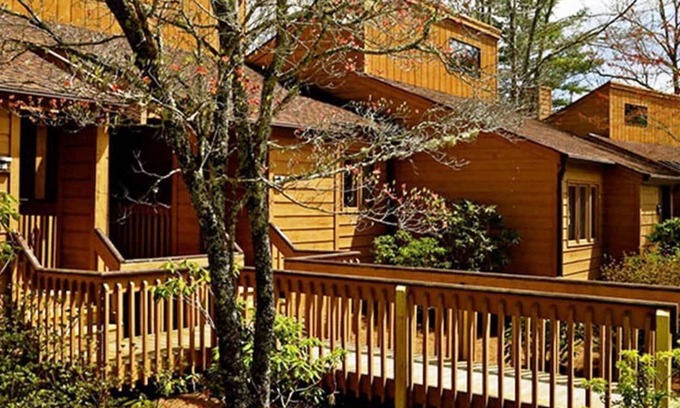 Sapphire Resort | Great Adventure in North Carolina! 3 Serene Units, Ski Equipment Rentals