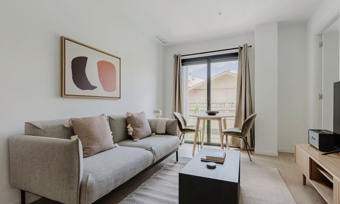La Nova Esquerra de l'Eixample Apartment | Great Antiga Esquerra de l'Eixample 2BR, Furnished, by Blueground