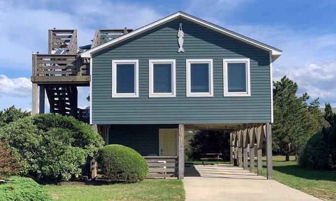 Nags Head House | Great Family Location - Two Minute Walk to Beach Access - MP10 Nags Head 3BR 2BA