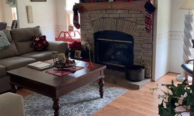 Bryson City House | Great for large groups. Minimum 5 10% discount for 5 day stay for 4th of July.