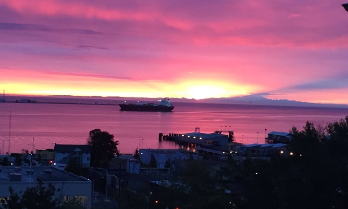 Port Angeles House | Great Harbor Views, Walk to Victoria Ferry and downtown, Roomy Apartment!