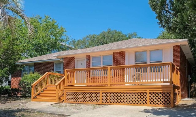 Isle of Palms House | Great home located just steps to the beach with a large fenced backyard
