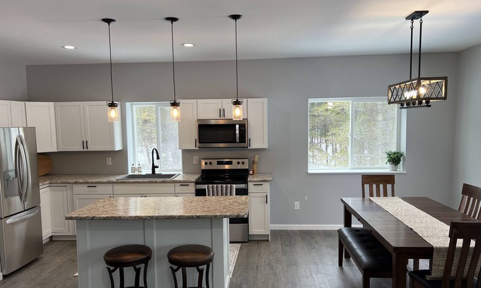 Marquette House | Great home on snowmobile trail and golf course!