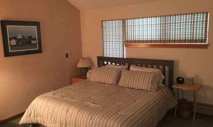 Killington Condo | Great King Bed studio, close to lifts, spa, indoor pool and great restaurants!