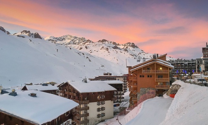Val Claret Apartment | Great location family ski apartment sleeps 6-8 ski-in/ski-out Tignes. 3*** 63sqm