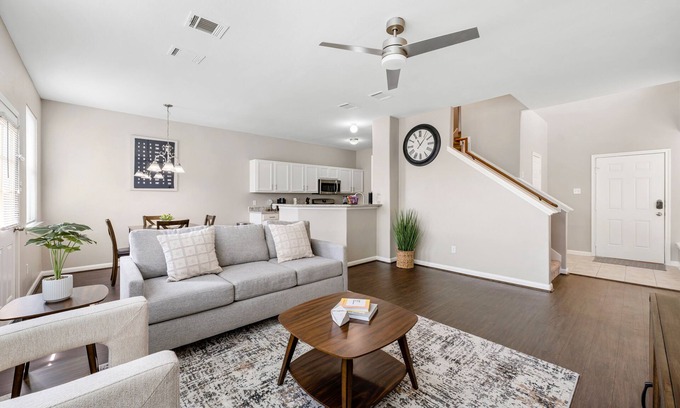Barker House | Great Location | Fast Wifi | 3BRD Houston Home