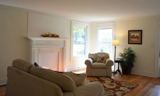 Mooresville House | Great Mooresville location, Perfect for longer-term Guests Who Want A Home Feel