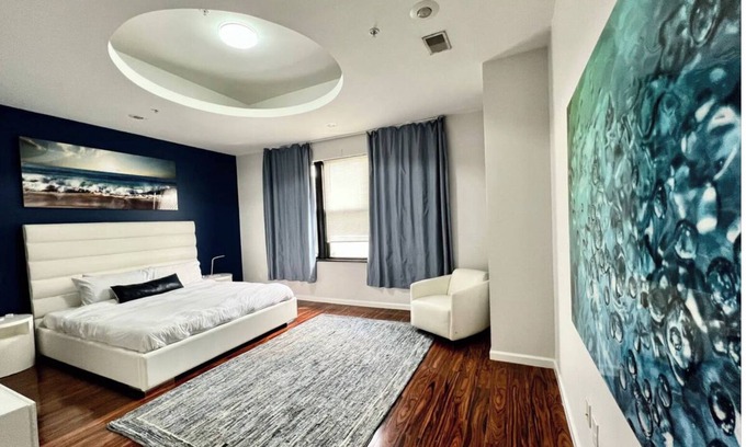 Chinatown Apartment | Great place to stay! 2Bd Apt in Center City next to Reading terminal!