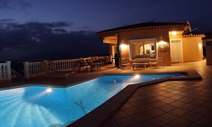 Benitachell Villa | GREAT PRICE! GREAT VILLA! Private, excellent value holiday, free wifi/EV charger