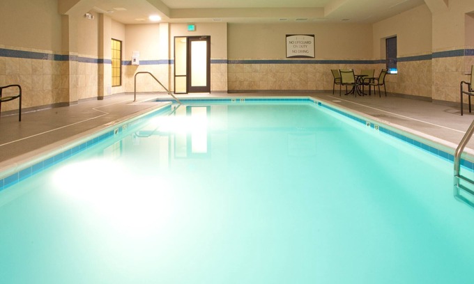 Aquia Harbour Condo | Great Value! Relaxing Retreat in Stafford! Shared Indoor Pool + 24h Business Center