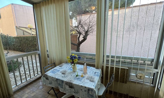 Valras-Plage Apartment | Great Value Studio near Beach, Sleeps 2, Parking Included
