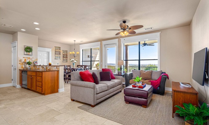 Jonestown Condo | Great Villa in the Hollows Resort, Beautiful Beach Club, Hiking Trails, 4 Pools!