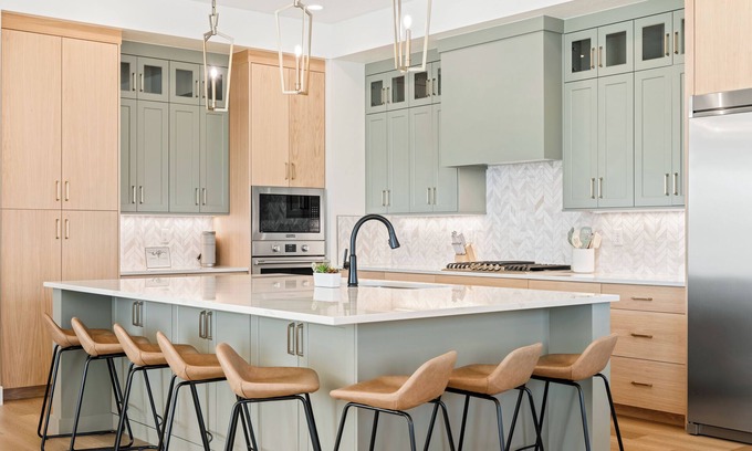 St. George House | Green Acres: Desert Color Lagoon + Beaches