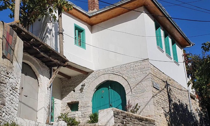 Gjirokaster House | Green Door