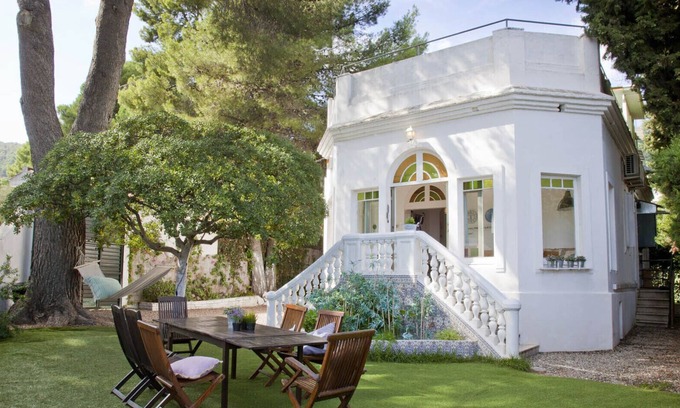 Pedralbes House | Green house. House with pool in Barcelona